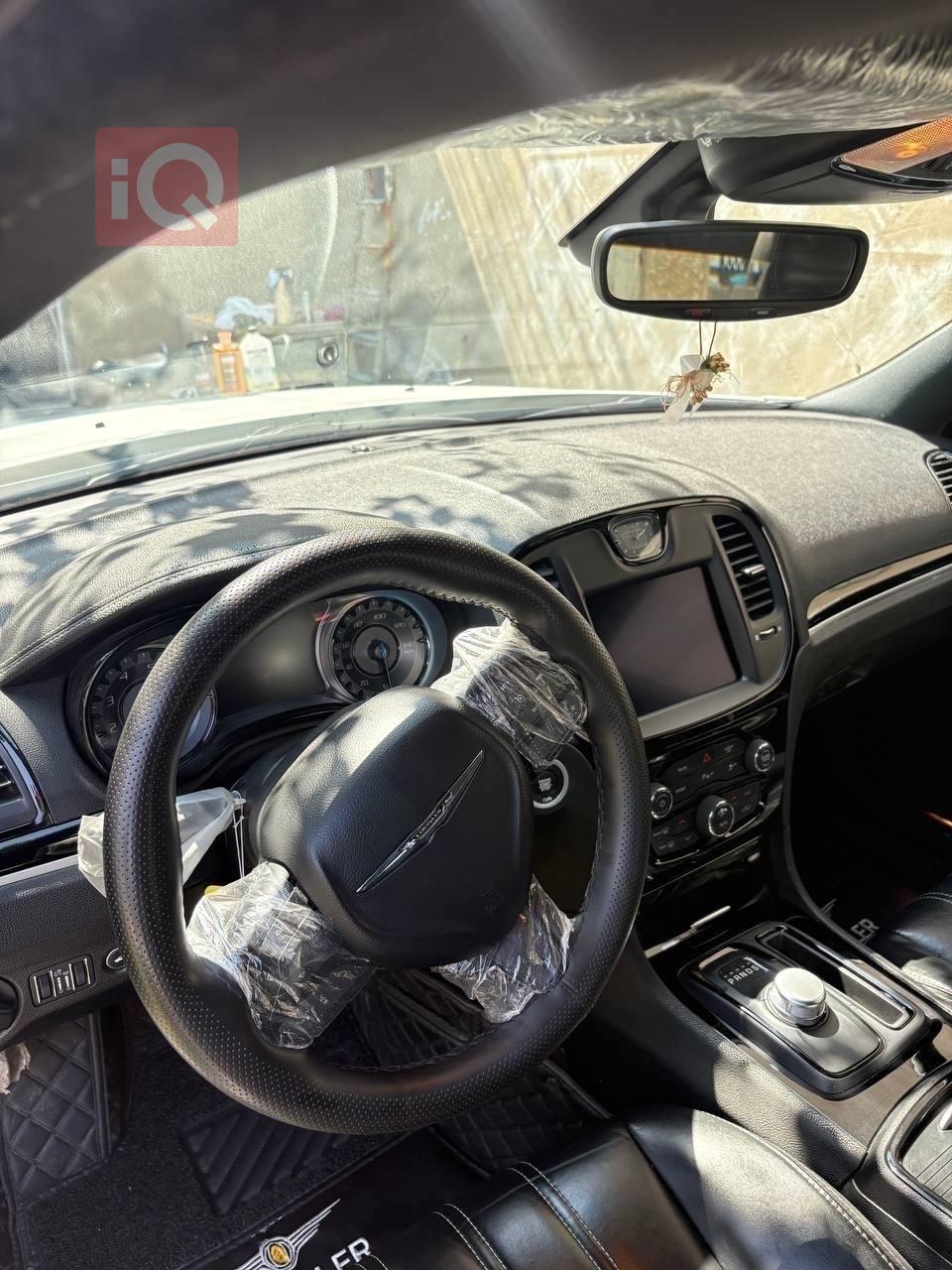 کرایسلەر 300